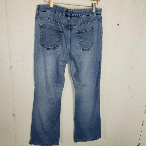 i.e. relaxed 10‎ distressed blue jeans - Picture 4 of 5
